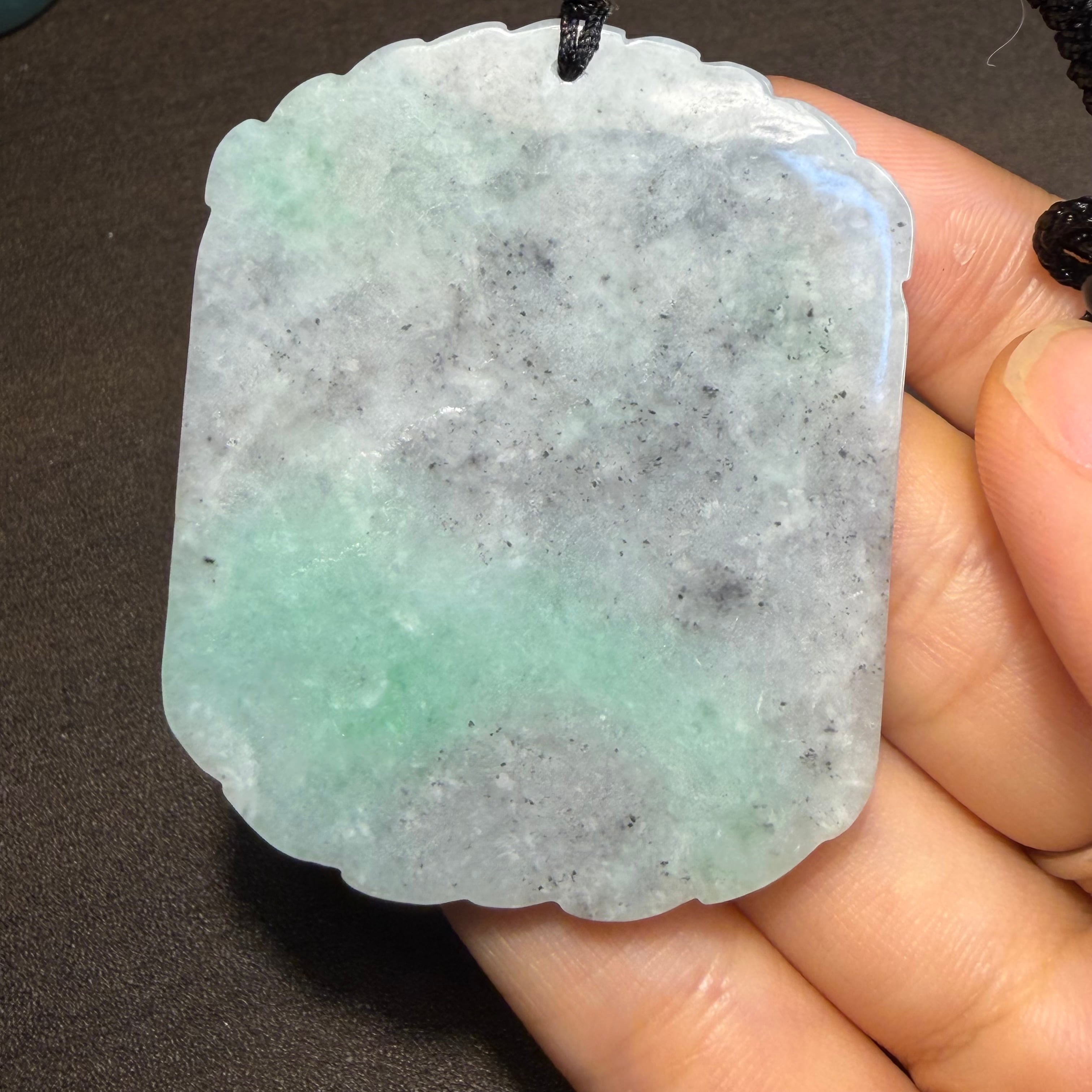 天然翡翠 吉祥彫刻 ペンダントトップ 無含浸 無着色 A貨 ミャンマー産