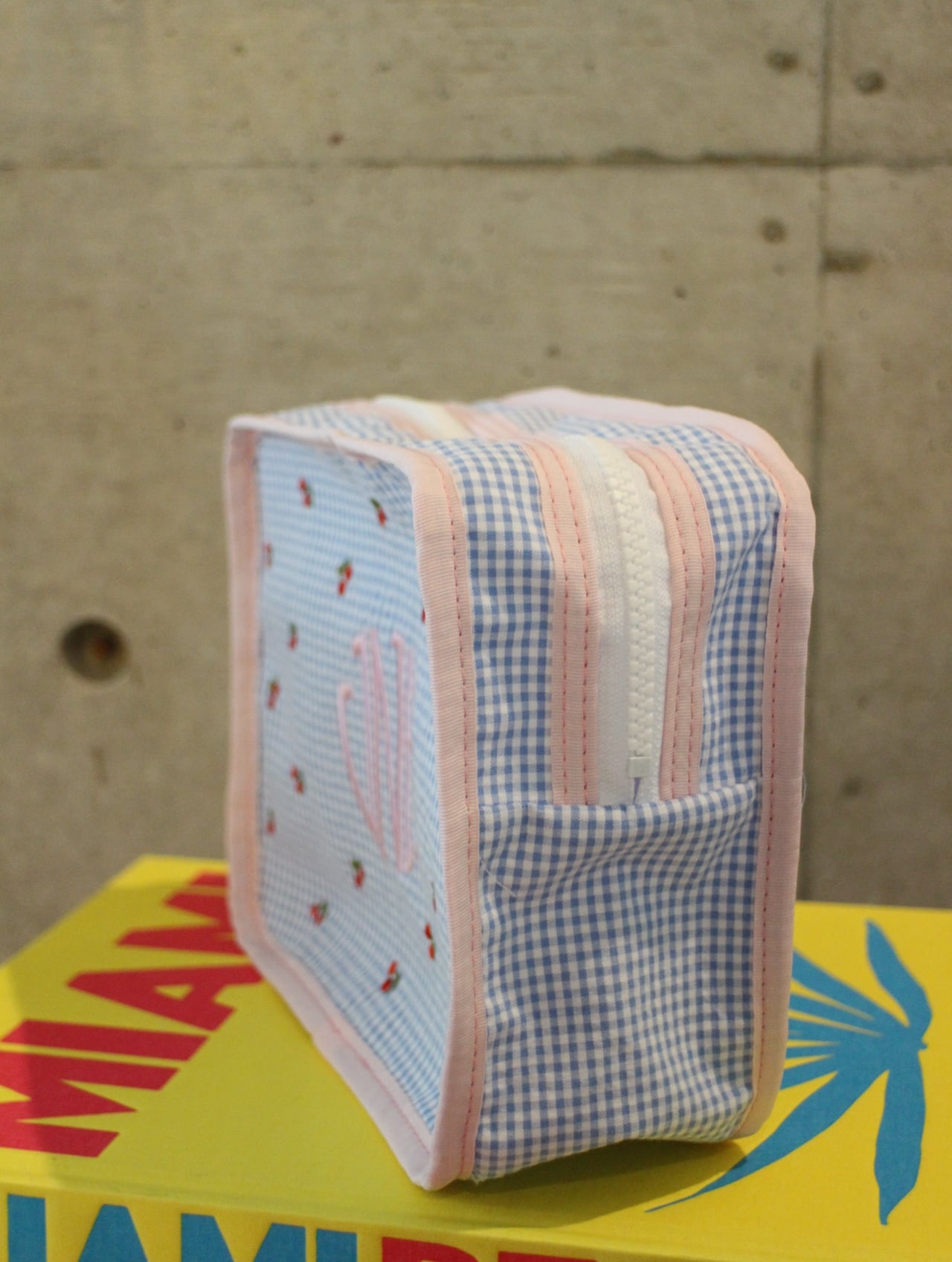 Pouch Medium Cherry/Blue | J.N.Hearts