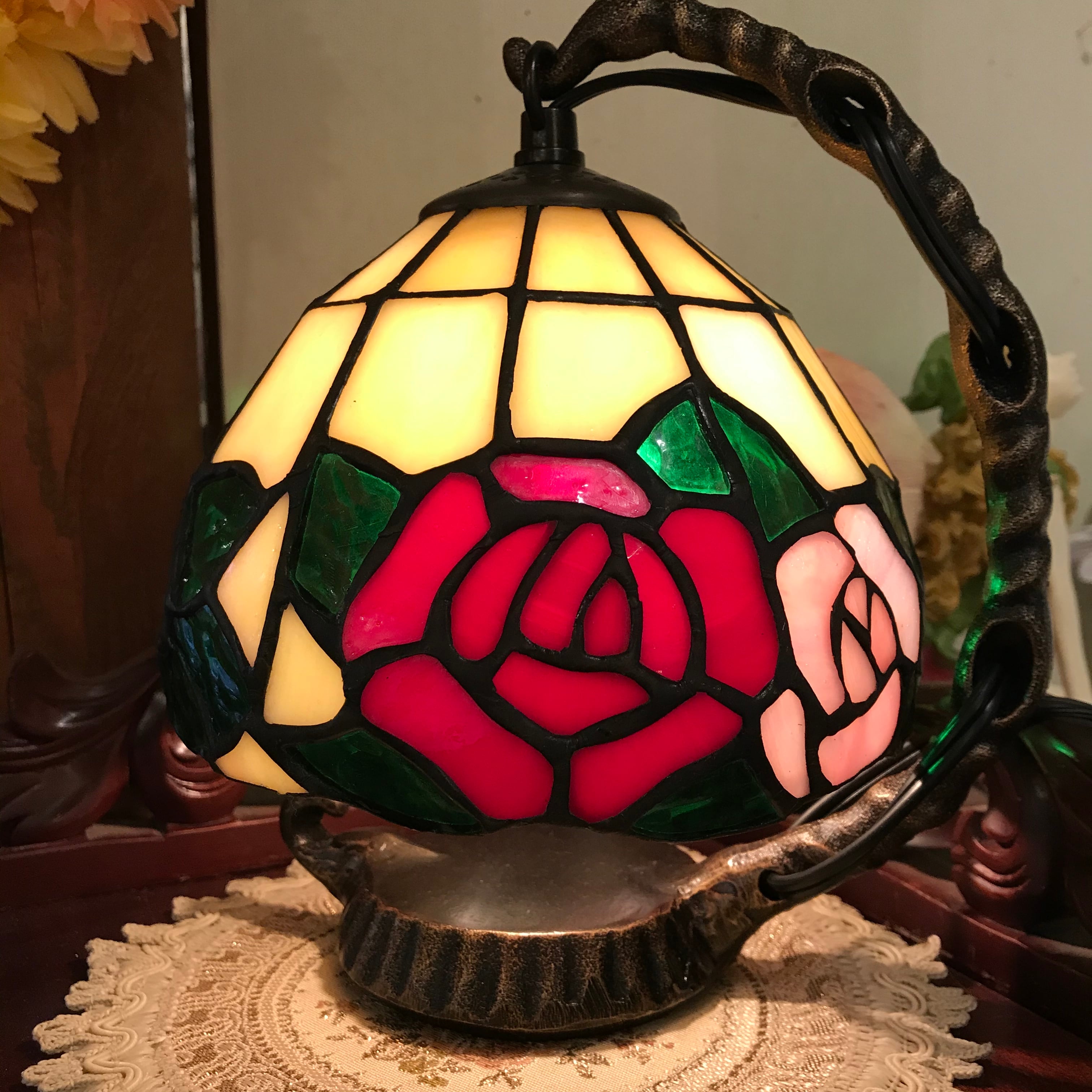女性が喜ぶ♪ らくらく生活Bieye照明L20639 フロアスタンドランプ ステンドグラスランプ インテリアライト 雰囲気ランプ バラ 薔薇  ロマンチック 癒しグッズ