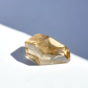ファントム◎シトリン(黄水晶) フリーフォーム05◇ Citrine ◇ 天然石・鉱物・パワーストーン・インテリア