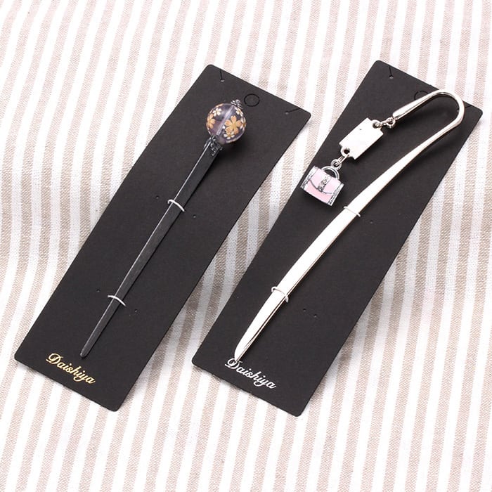 【名入れ箔押し】 オリジナル台紙 縦長 ネックレス ブックマーカー かんざし用 黒 100枚 50×150mm SD28