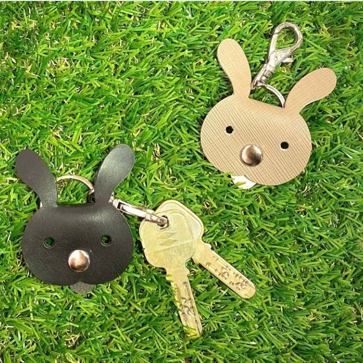 ウサギクリップ】 コードクリップになるウサギのキーチャーム | 野村製作所