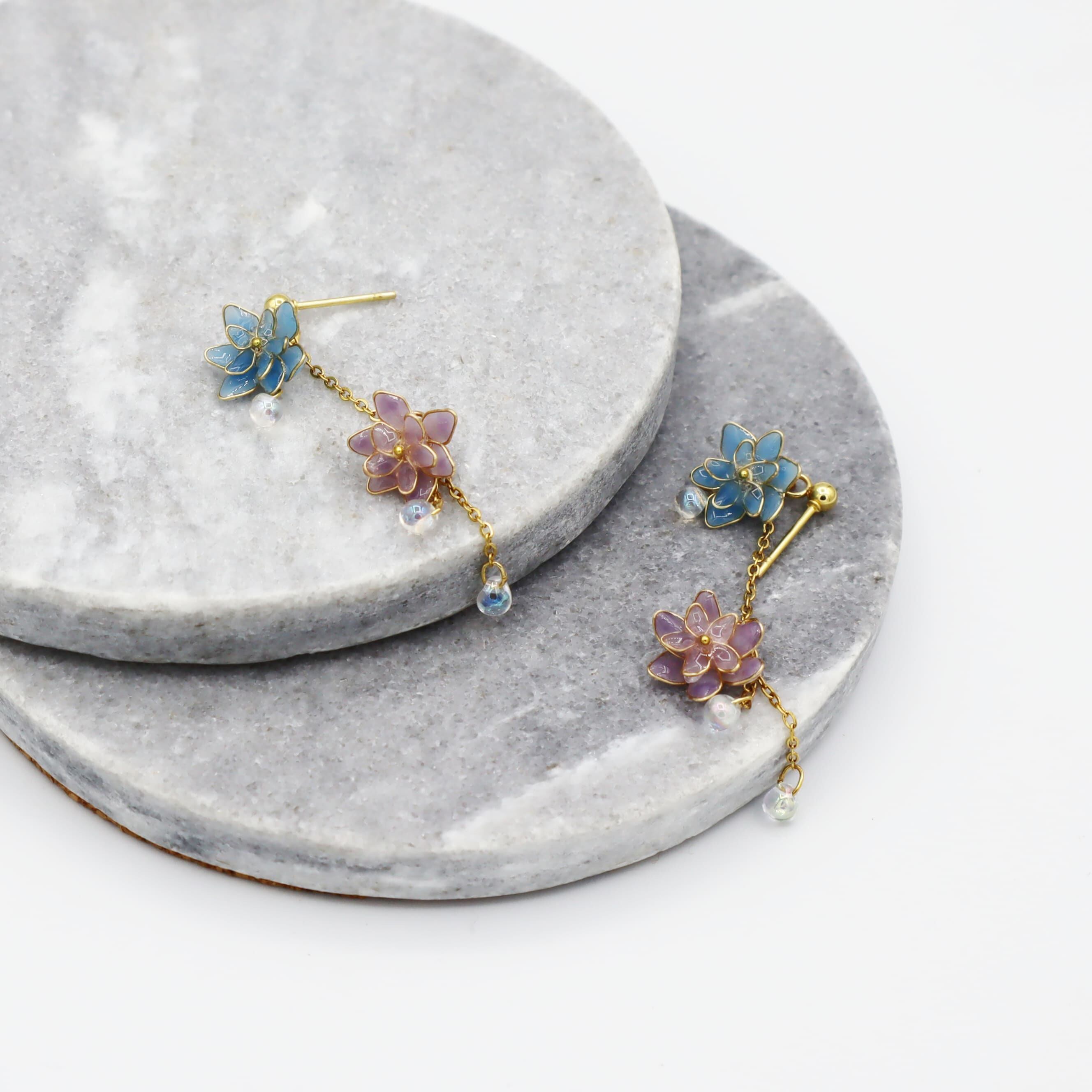七段花ピアス（幻の紫陽花）