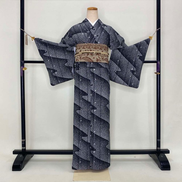 着物セット 3点セット おしゃれセット小紋 裄66cm Mサイズ リサイクル着物 安い ポリエステル 中古 普段着 洒落着 リユース 3253