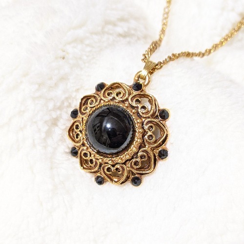 vintage necklace Black × Heart circle × Swarovski