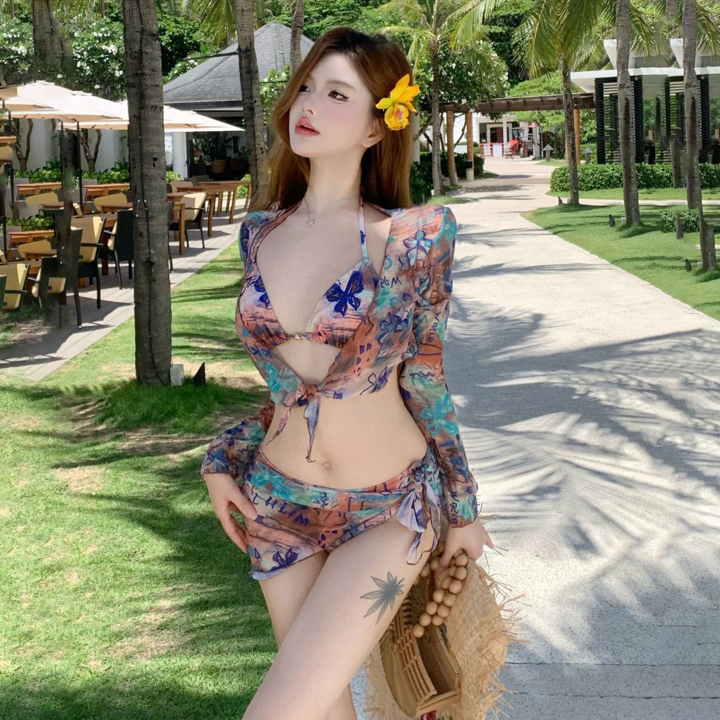 4点式セット ビキニ 水着 ホルターネック フリル 蝶柄 セクシー