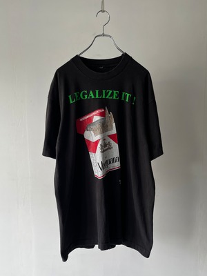 -FASHION VICTIM- 90's marijuana print T-shirt