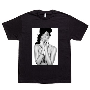 Rihanna Photo S/S Tee (black)