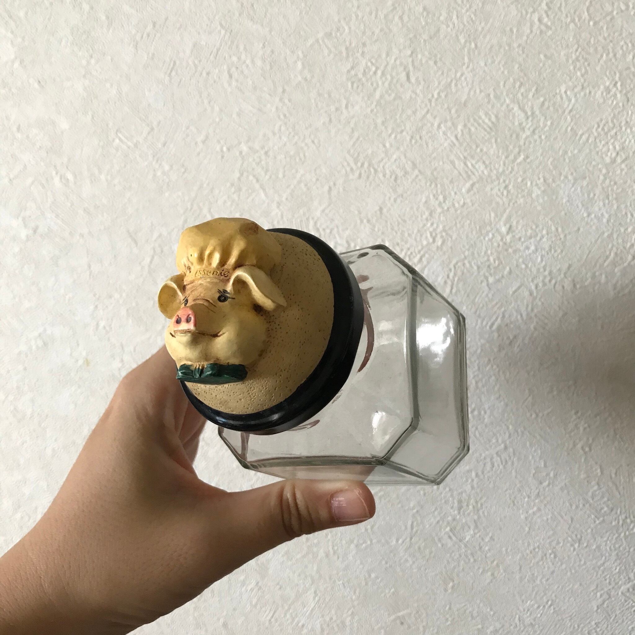 ブタさんのガラスボトル