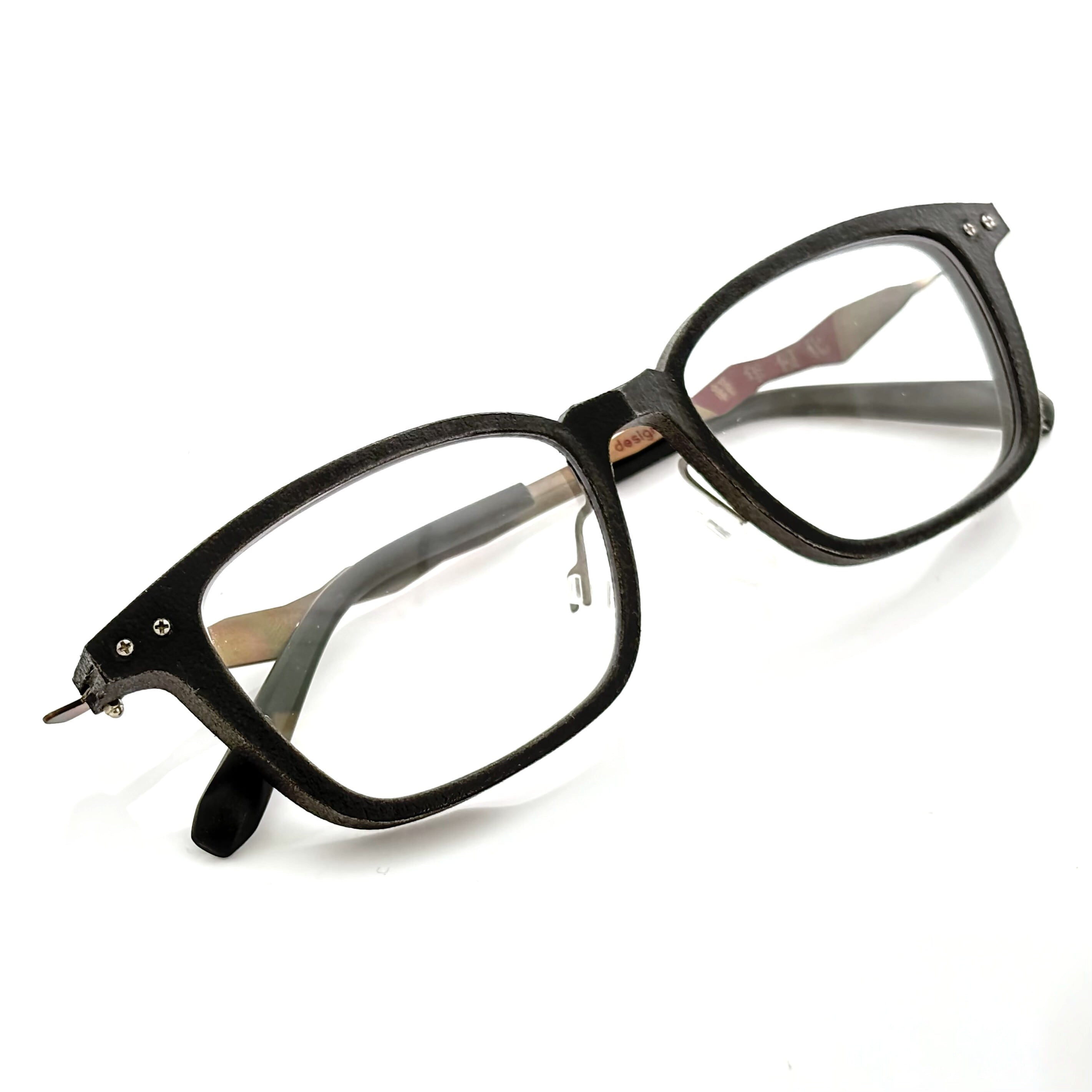 品番:1049「吹きつける風が、心を渇かす」 色: 黒二式