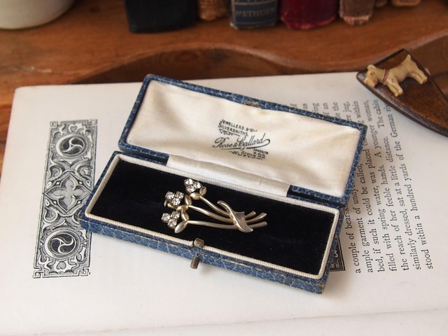 イギリスアンティーク　ブローチケース　ジュエリーケース