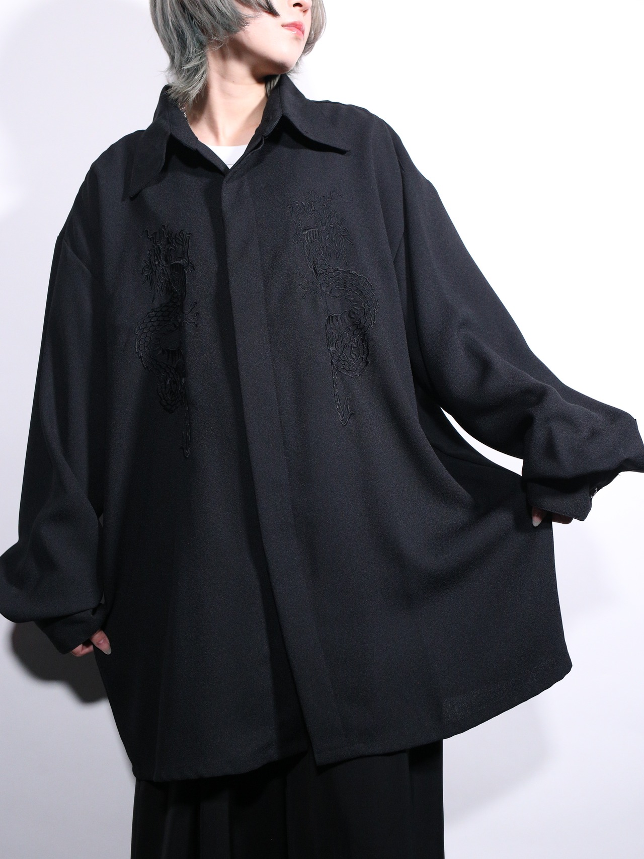 龍 embroidery oversize shirt - 2