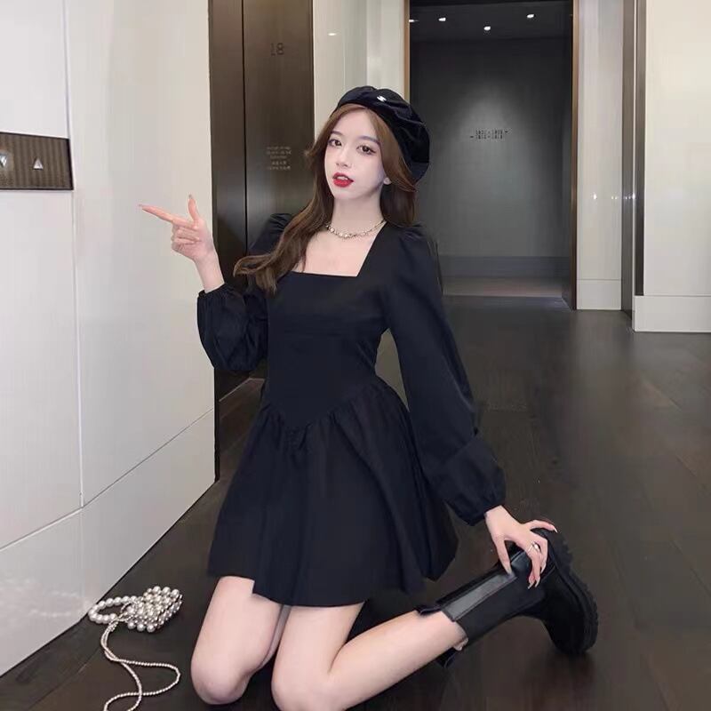 【新作】【送料無料】 小さなスクエアネックフレンチふくらはぎドレス春と秋の底付けウエスト純粋な欲望ヘップバーンスタイルのリトルブラックドレス2023新しいスタイル 0276754358017