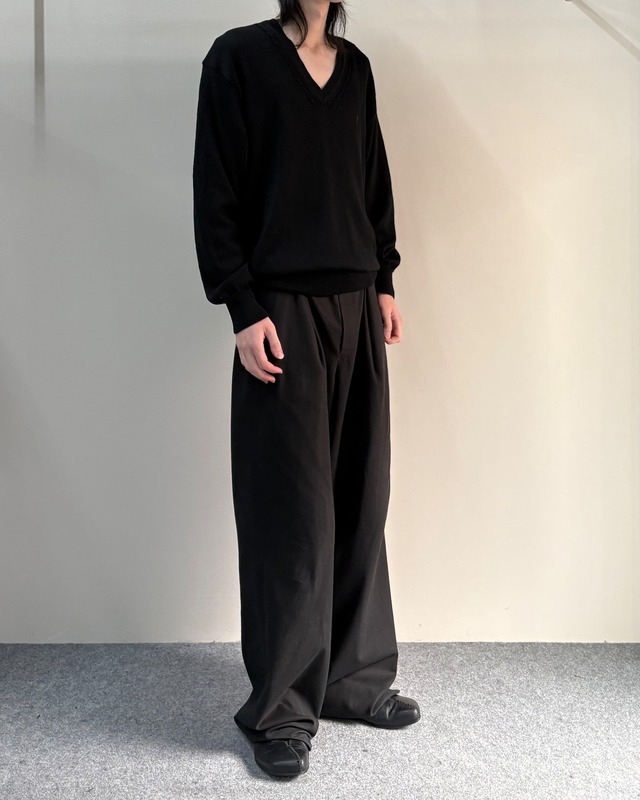 【Yves Saint Laurent】v-neck loose knit sweater