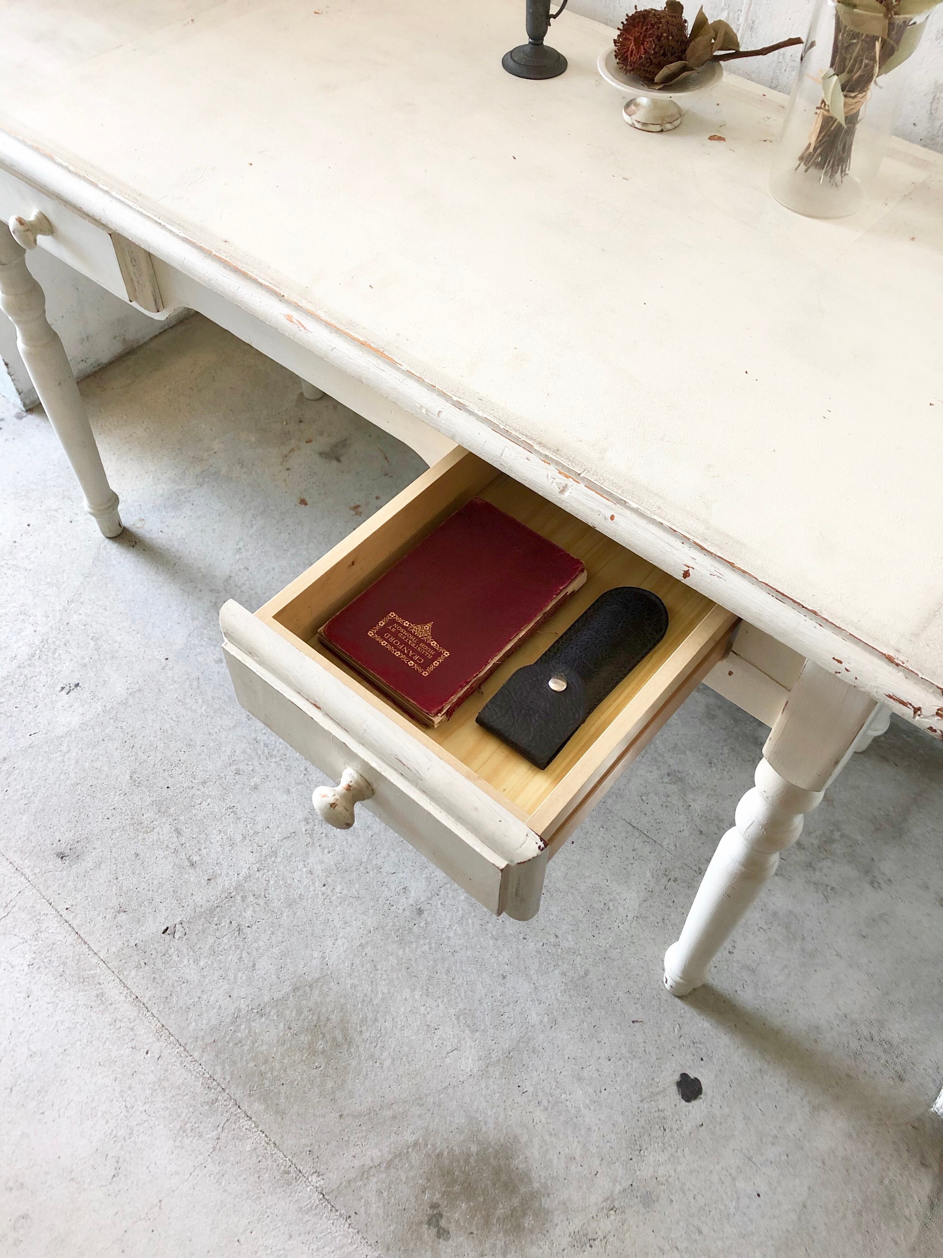 シャビーシックな木製デスク［古家具］ | giraffes craft