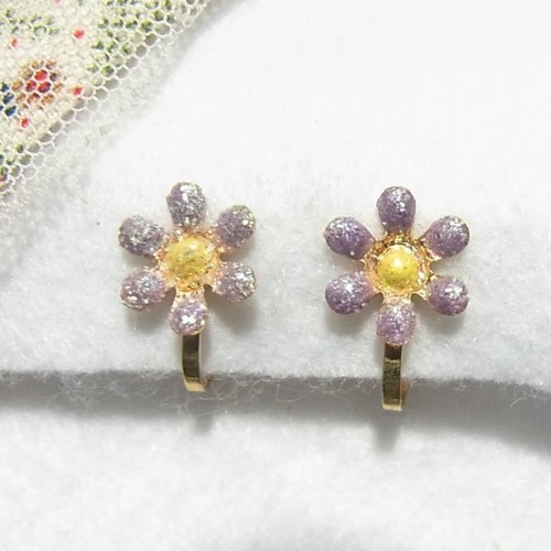 小ぶりのフラワーイヤリング　コスチュームジュエリーのセール通販 9878E