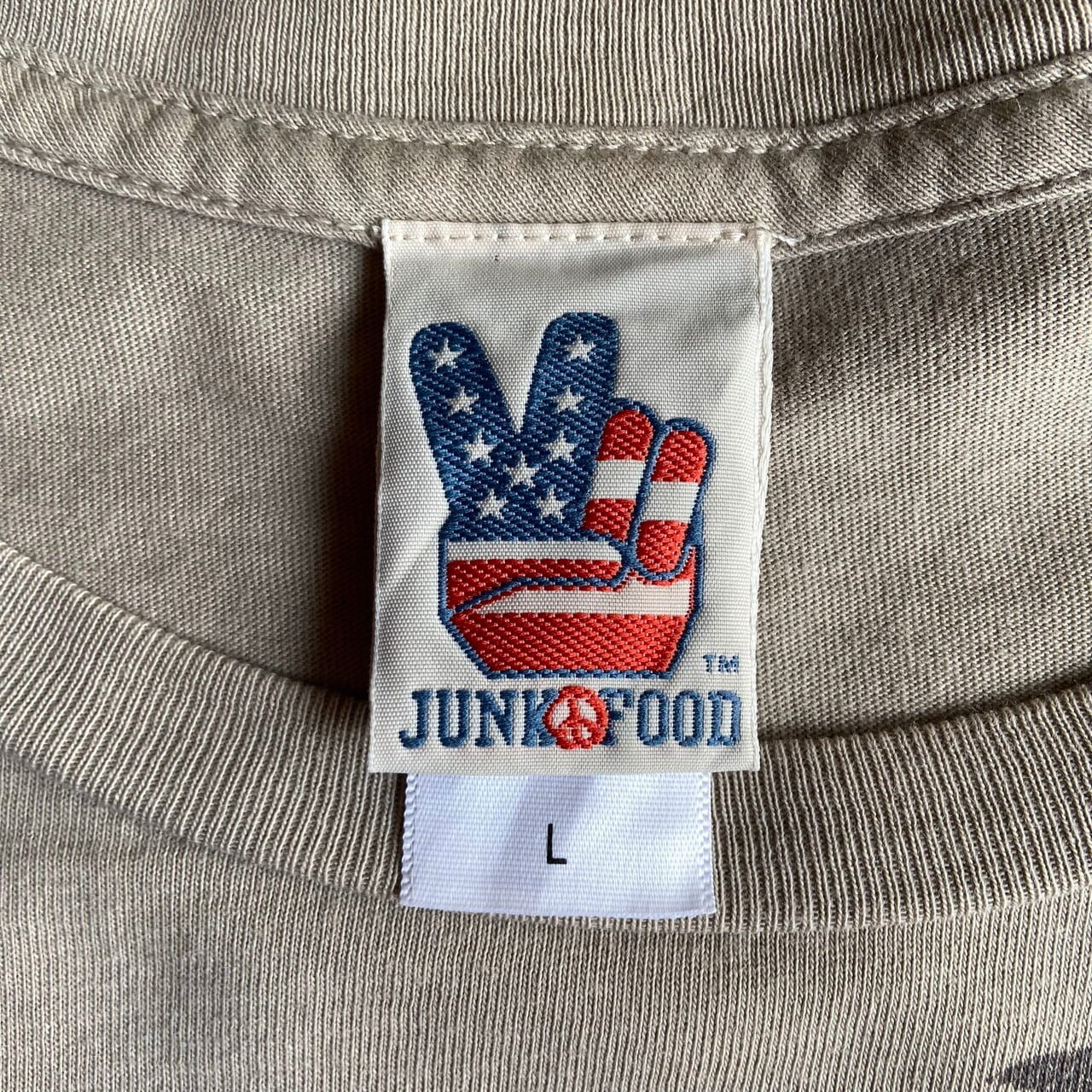 USA製 JUNK FOOD THE HANGOVER アラン着用デザイン プリントTシャツ 