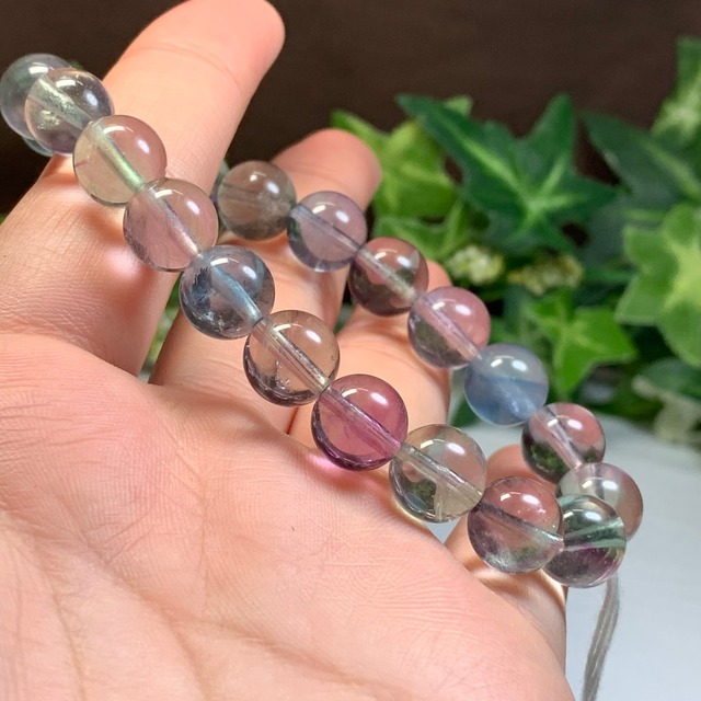 7.うる艶フローライト・ブレスレット