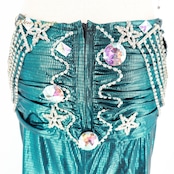 ベリーダンス オリエンタル 衣装 上下セット グリーン系 トップス スカート アーム アーム飾り ラインストーン フリンジ 星 キラキラ 緑 かわいい 光沢 スリット 豪華 装飾 華やか 鮮やか ダンス衣装 イベント ステージ 腕飾り