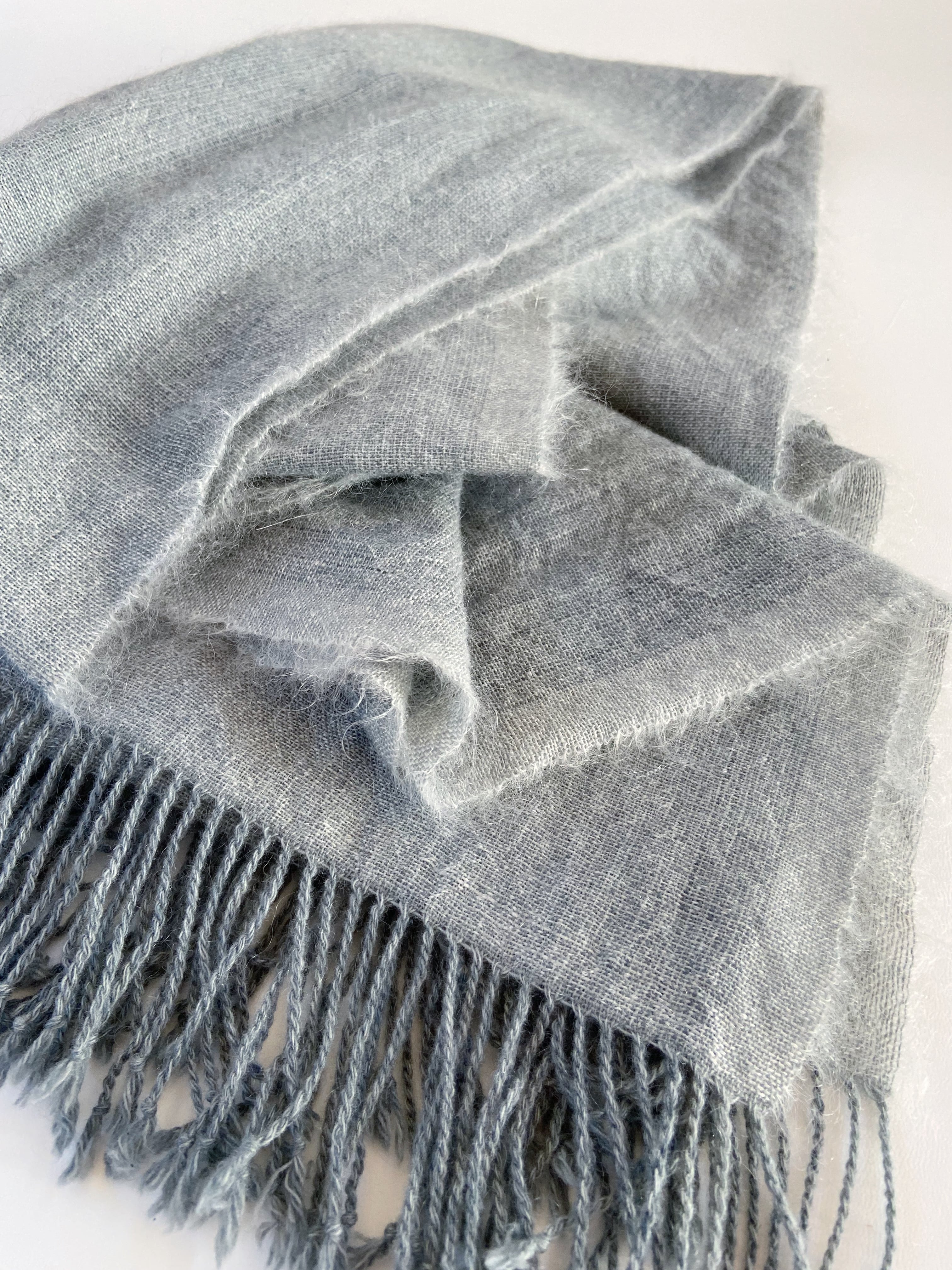Hand-woven scarf / kid mohair 手織りカシミヤ混モヘアショール Hand-woven scarf / kid mohair 手織りカシミヤ混モヘアショール