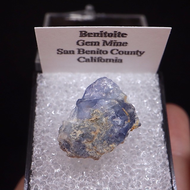 ベニトアイト ベニト石  ケース入り 結晶  BN217 鉱物 標本 天然石 原石 宝石 パワーストーン