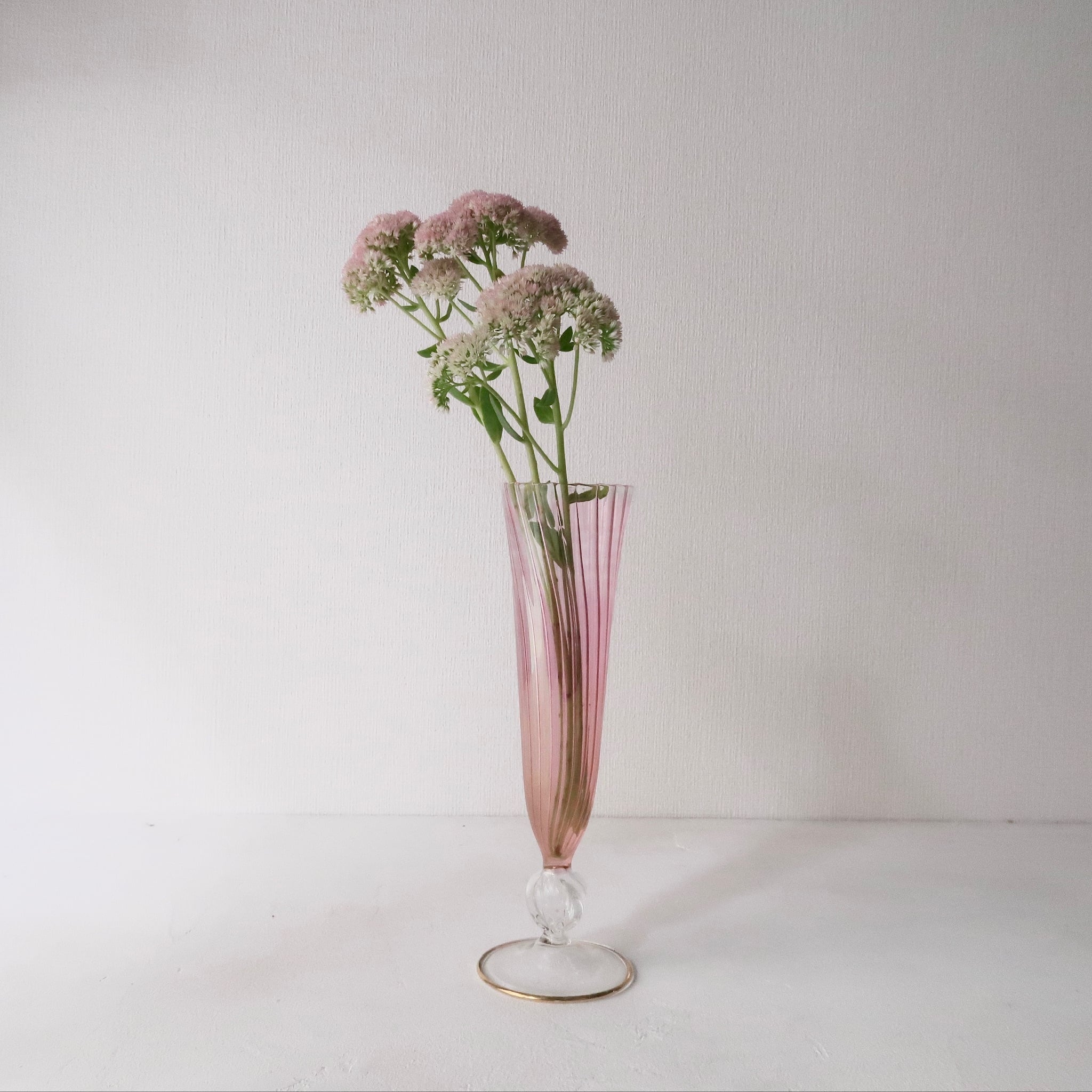 ピンクグラデーションの花瓶 | SUISUI
