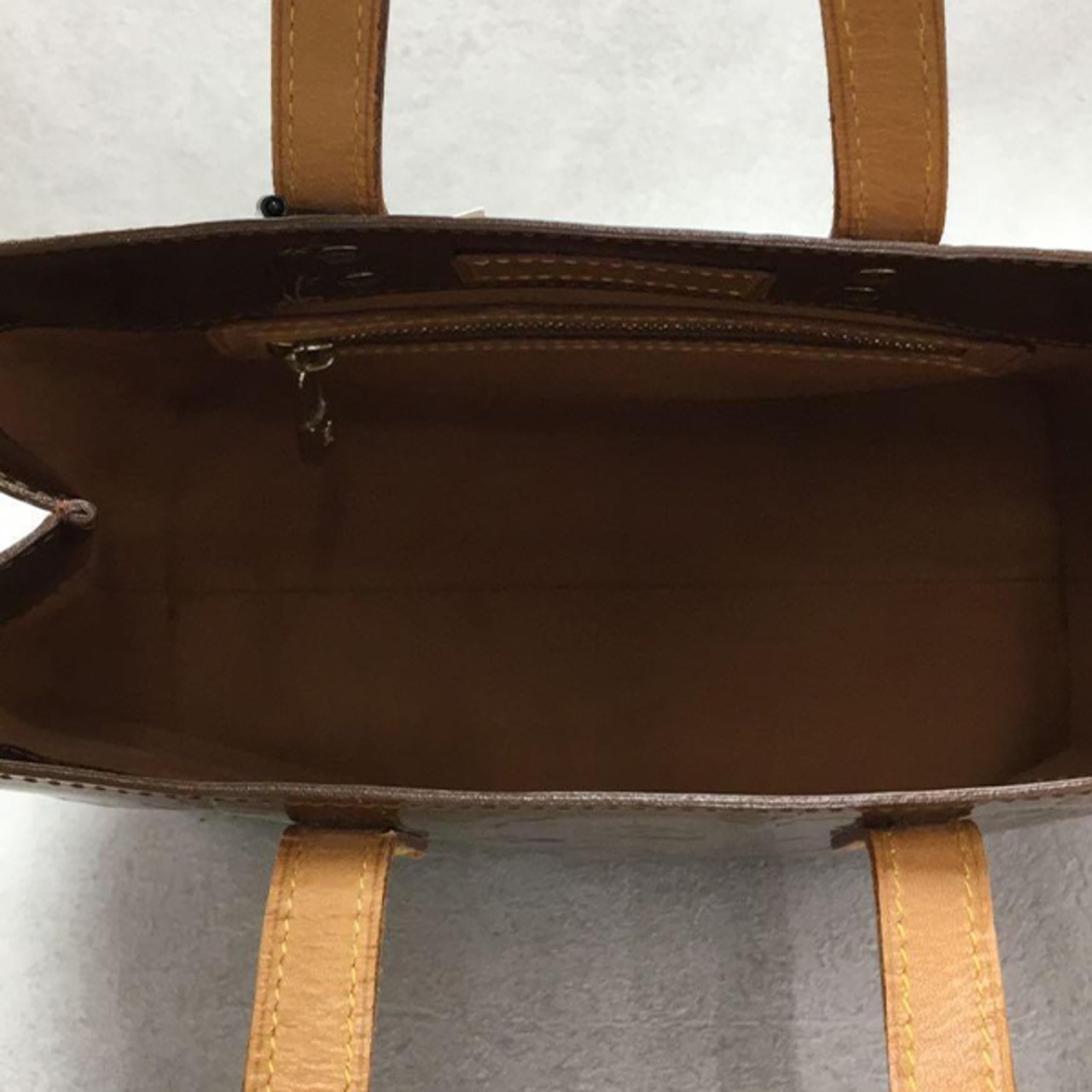 LOUIS VUITTON(ルイヴィトン)モノグラムヴェルニエナメルバッグ/ブラウン