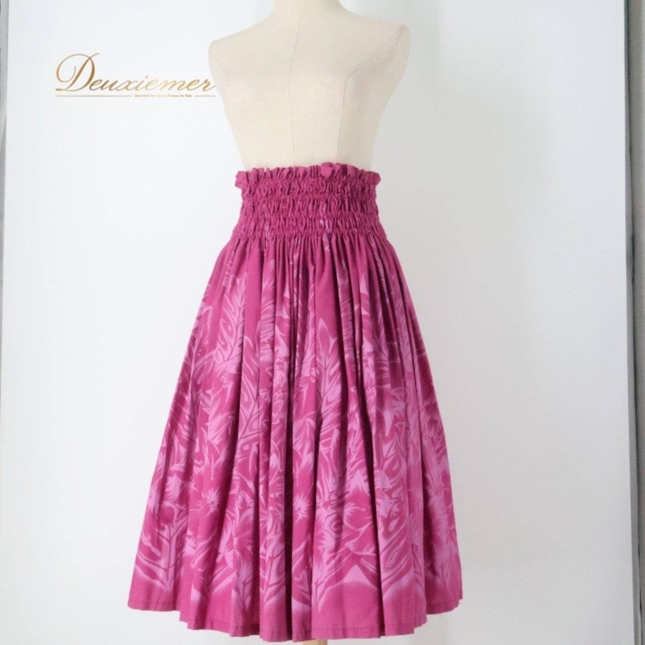 フラダンス 衣装 パウスカート パープル系 ハワイアンプリント 花柄 植物柄 フラワープリント アロハ フラ ダンス レッスン 練習 華やか かわいい おしゃれ シングル スカート 鮮やか 軽やか ふんわり ピンク系 紫 ピンク フラダンス衣装 フラダンス用 ハワイアン おしゃれ衣装 練習着 植物モチーフ 可愛い