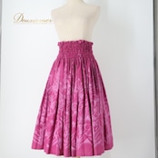 フラダンス 衣装 パウスカート パープル系 ハワイアンプリント 花柄 植物柄 フラワープリント アロハ フラ ダンス レッスン 練習 華やか かわいい おしゃれ シングル スカート 鮮やか 軽やか ふんわり ピンク系 紫 ピンク フラダンス衣装 フラダンス用 ハワイアン おしゃれ衣装 練習着 植物モチーフ 可愛い