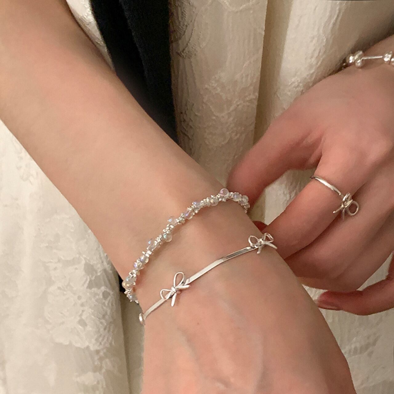 suzyaccシルバーのリボンブレスレット