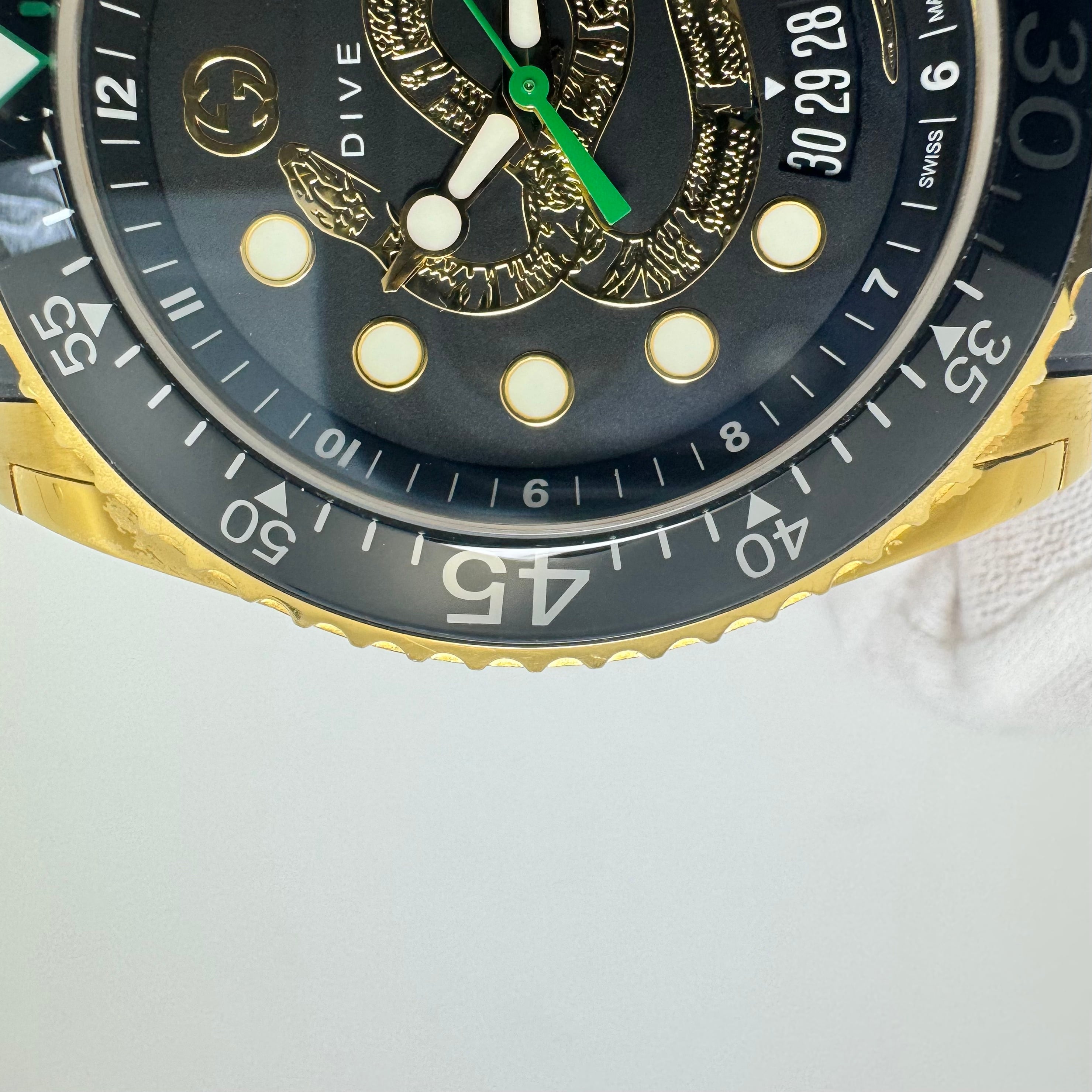 腕時計 メンズ グッチ GUCCI ダイブ YA136219 136.2 キングスネーク 蛇