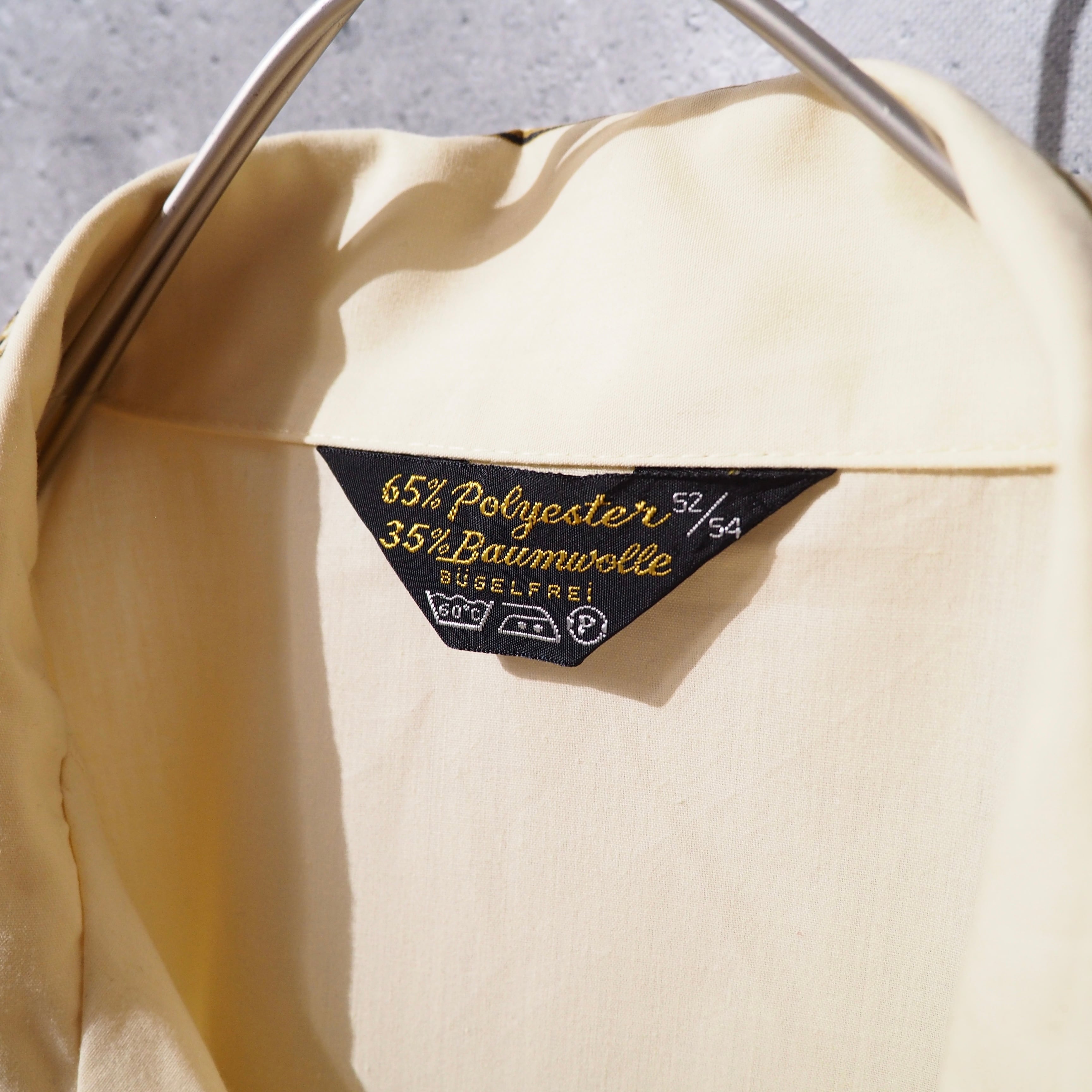 1970s ” 捻れ花 ” Beautiful Ethnic Flower all Over vintage Open collar shirt (made in Germany)