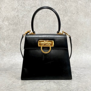 Salvatore Ferragamo フェラガモ ケリー型 ガンチーニ 2WAYバッグ レザー ブラック 7077-202205