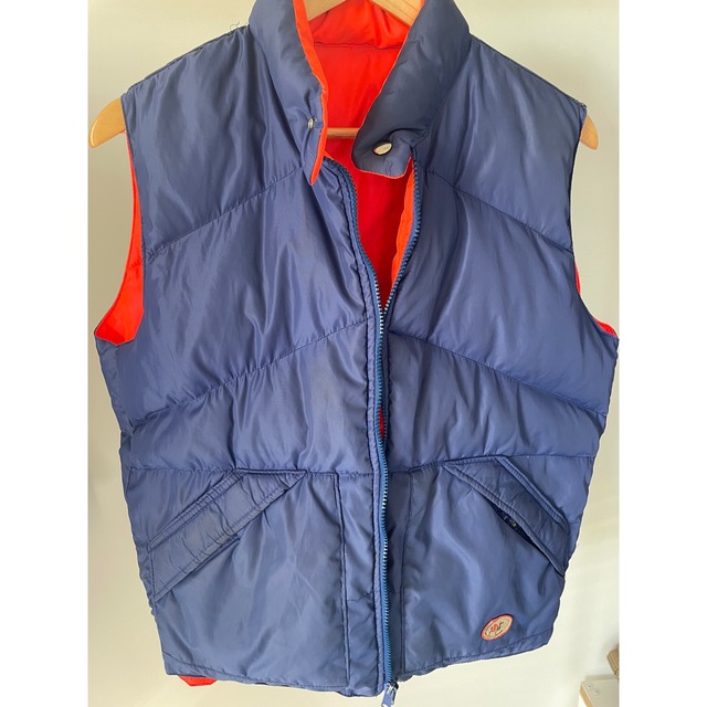 Reversible volume vest