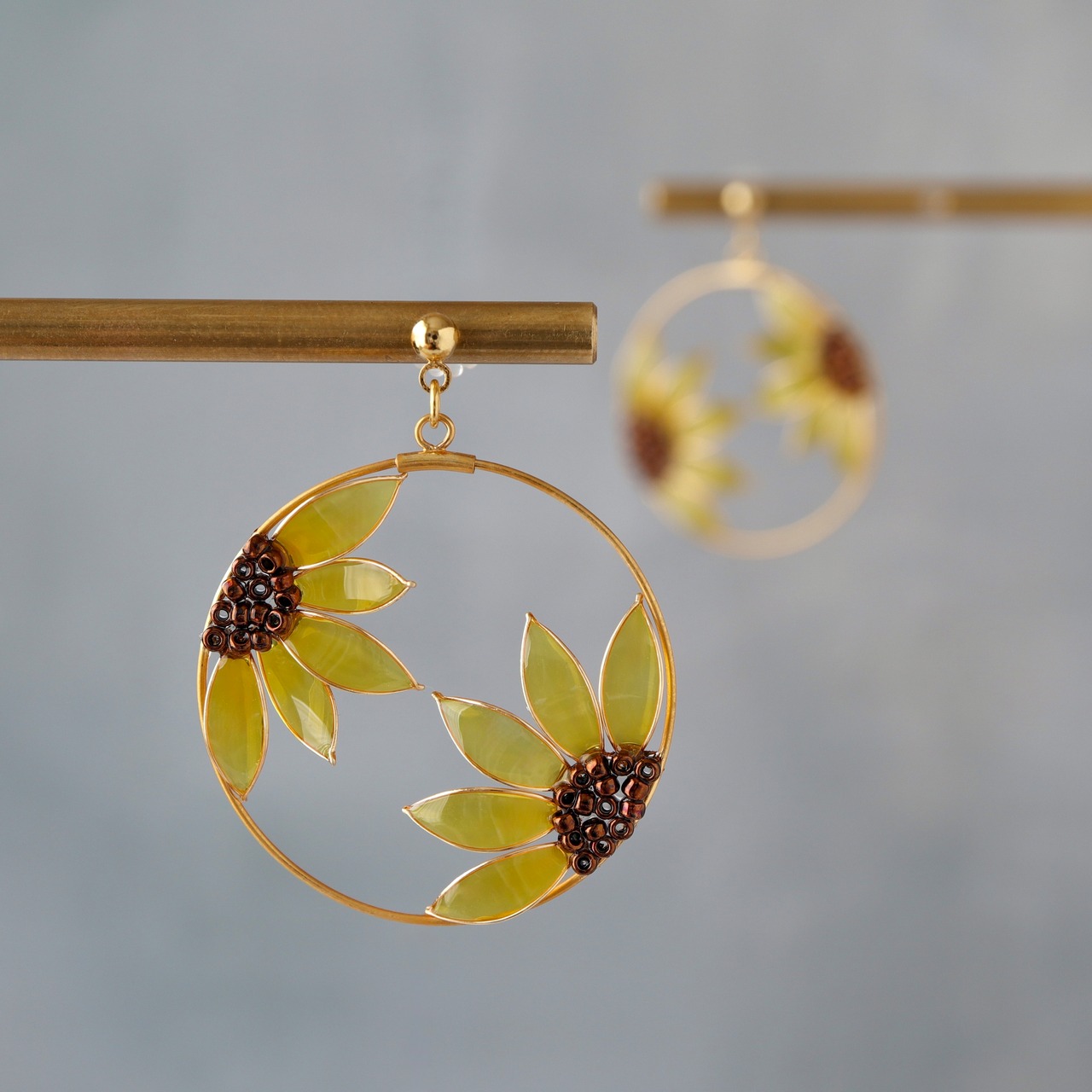 額縁の中の向日葵 | Sunflower Earrings