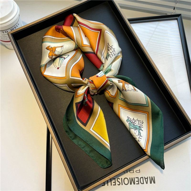 プリントサテンネッカチーフ W10047