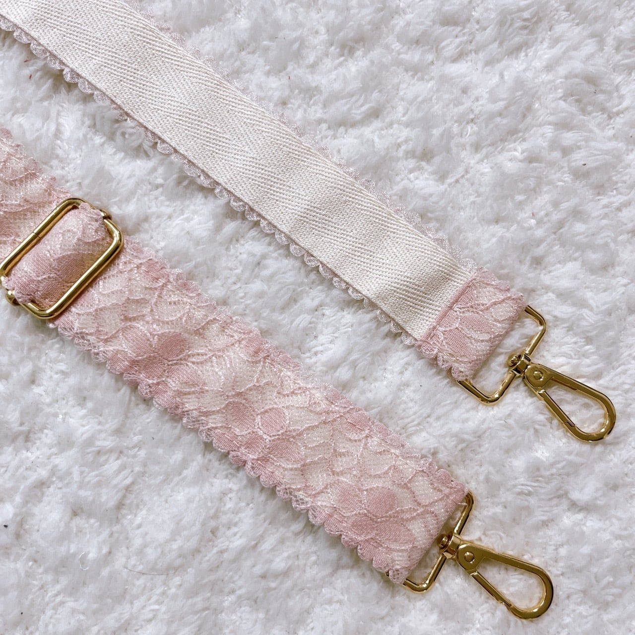 フェミニンで上品。ピンクレースのスマホショルダー | handmadeshop leave