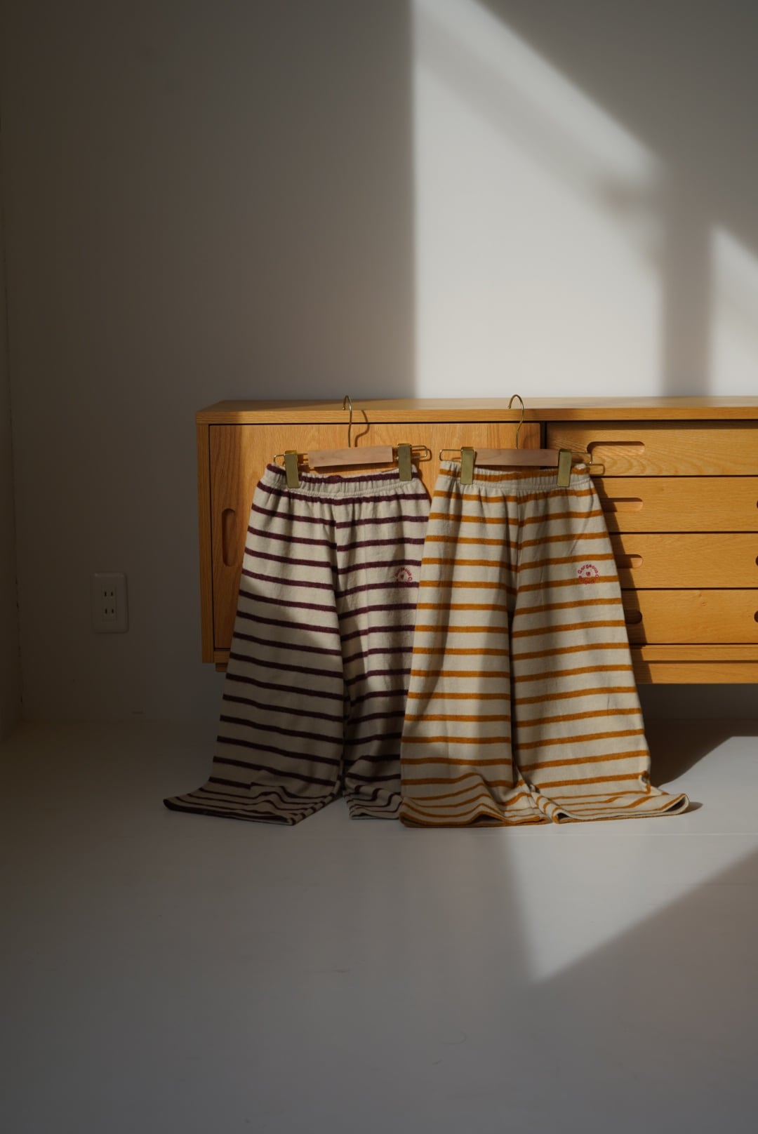 Smooth Border Pants / 2 Colors