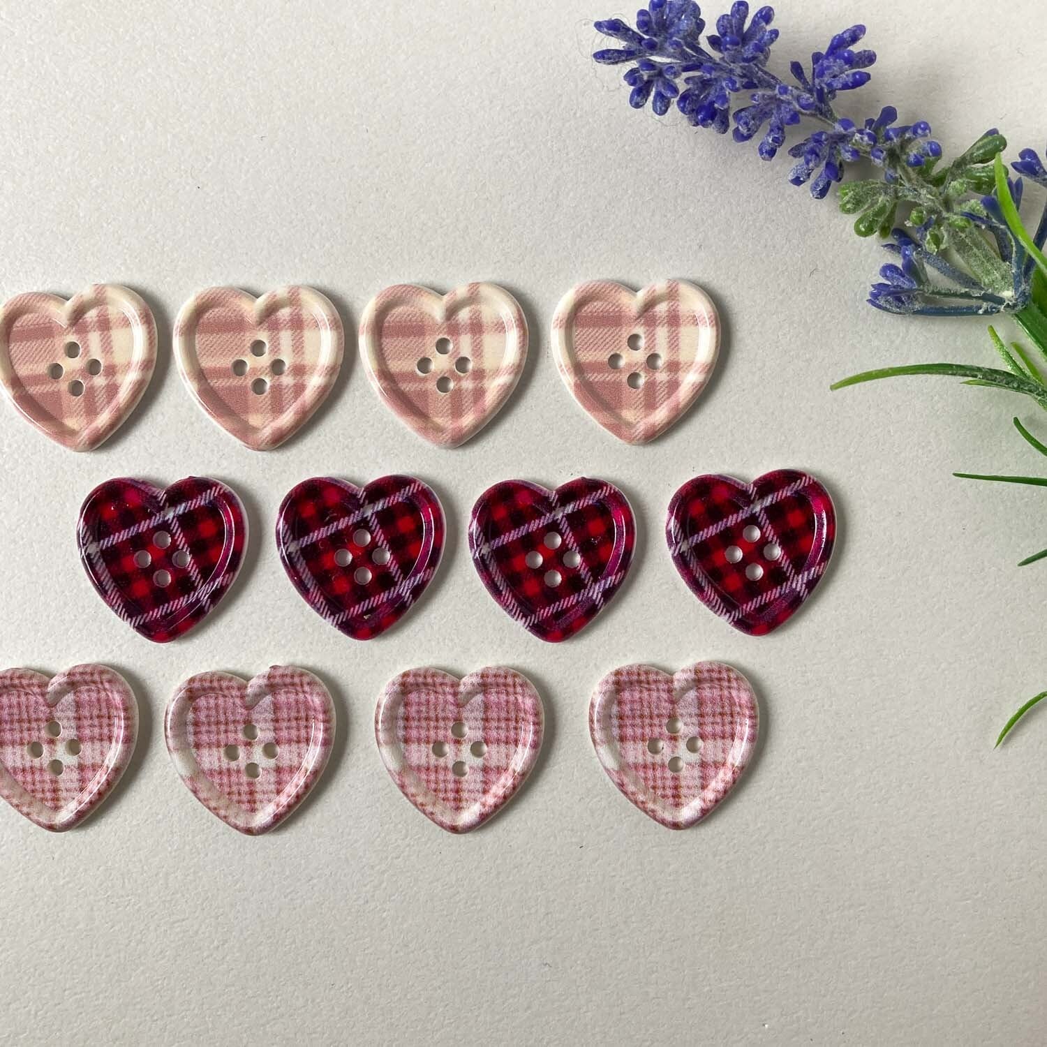 チェック柄のハートモチーフボタン(24mm)