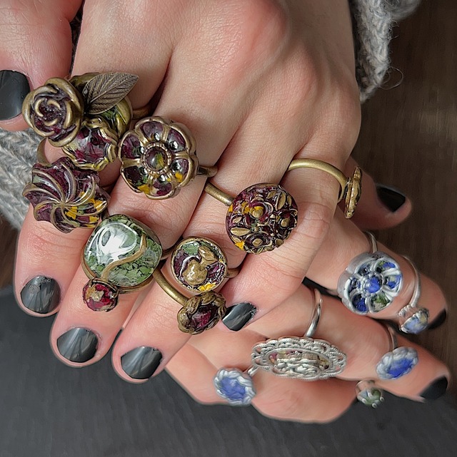 Bouquet Button Ring