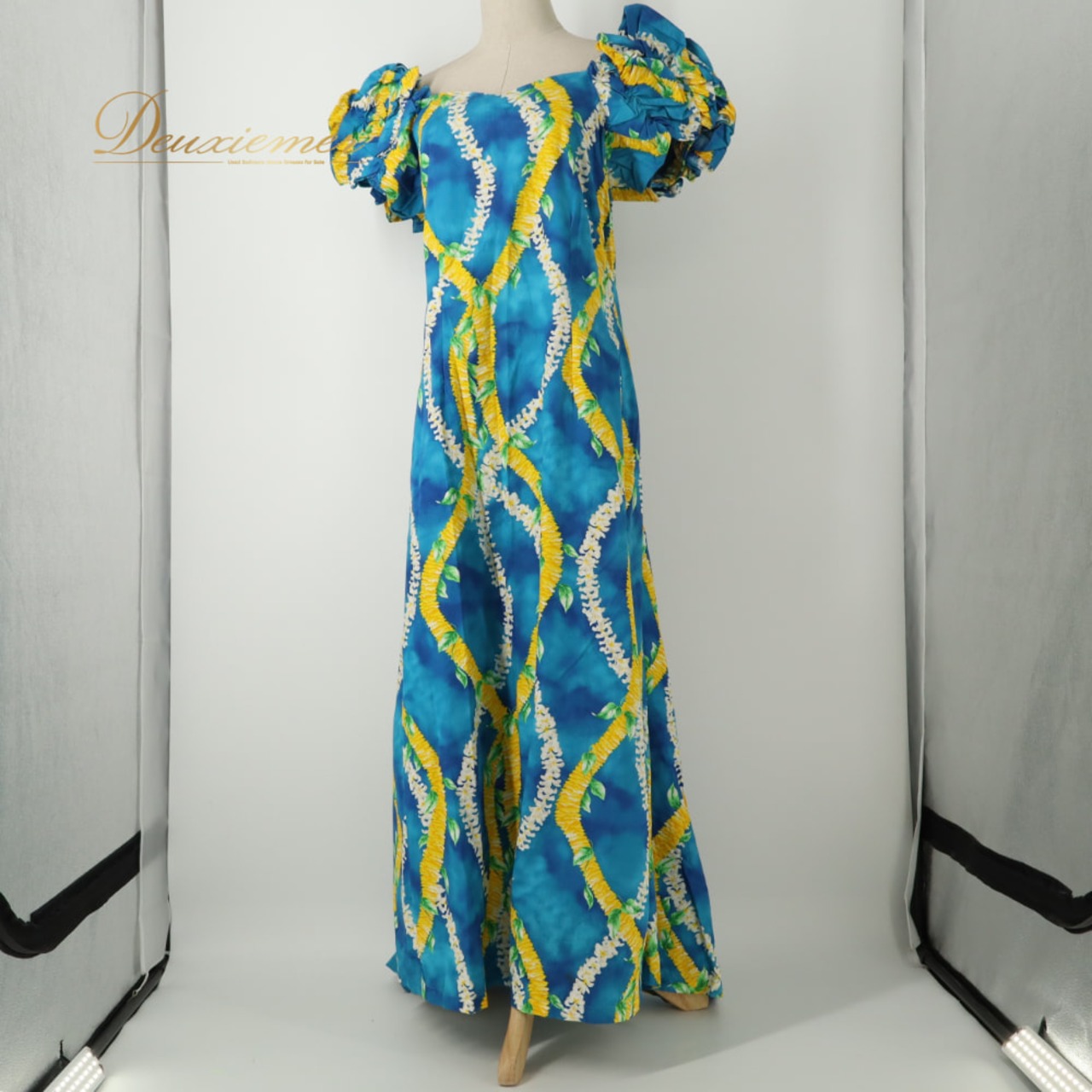 フラダンス 衣装 T&L MUUMUU FACTORY ムームーファクトリー ワンピース ドレス ブルー系 花柄 植物柄 ハワイアンプリント ハワイアン アロハ フラ ダンス レッスン 練習 ハワイアンダンス 青 水色 黄 緑 白 イエロー系 ホワイト系 グリーン系 華やか 鮮やか さわやか かわいい おしゃれ