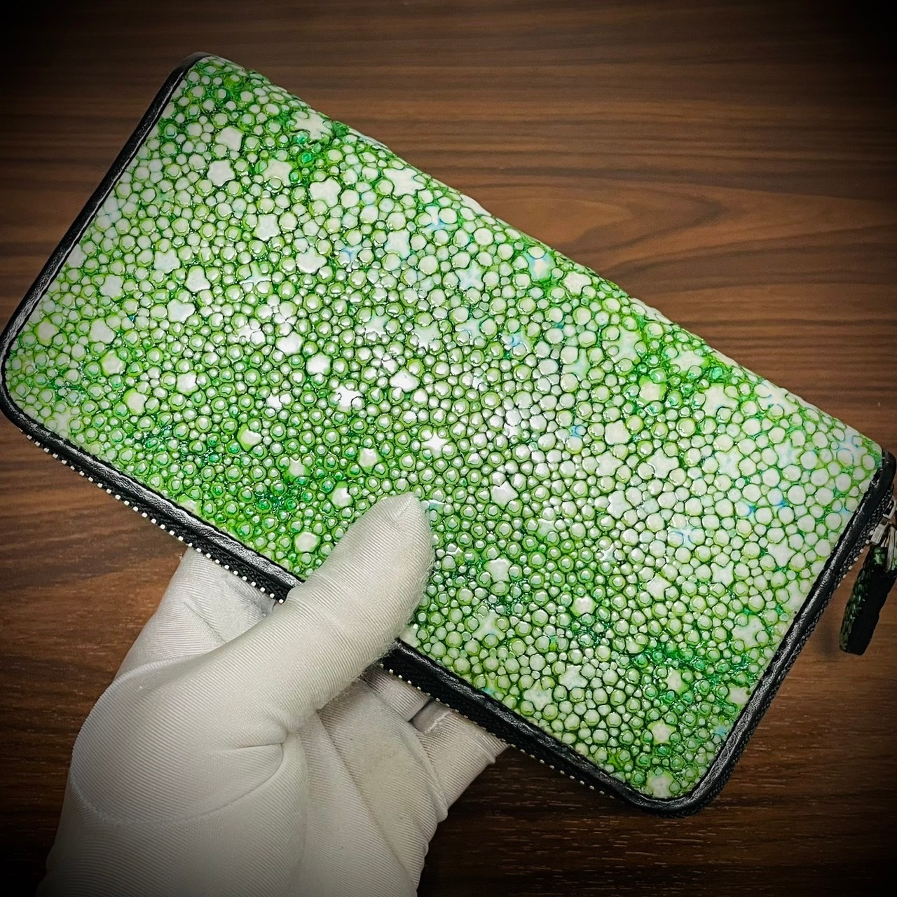 スタースティングレイ 長財布 エイ革 一枚革 ガルーシャ 梅花皮 