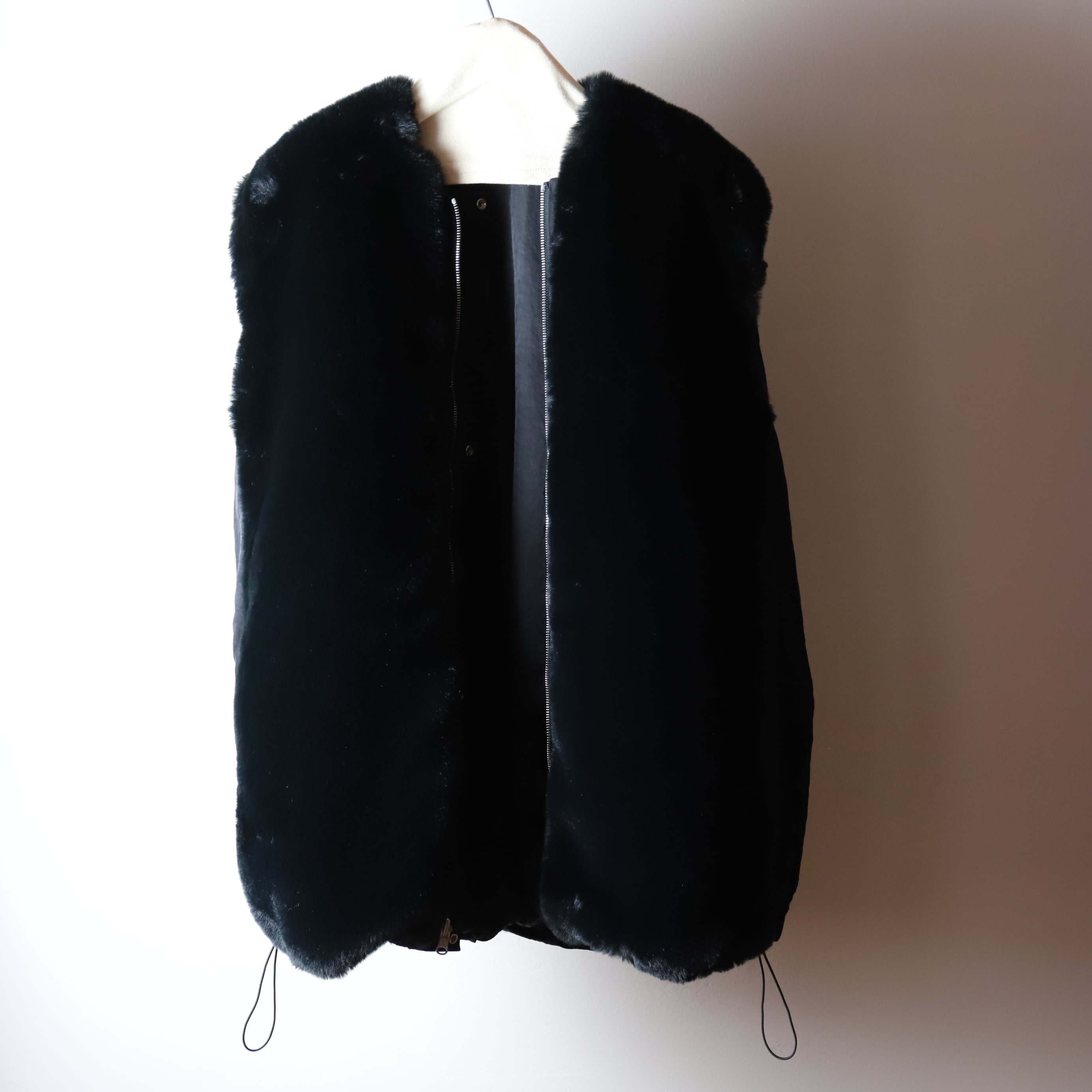 ALWEL / REVERSIBLE SLEEVELESS JACKET / BLACK | TIBETAN MARKET