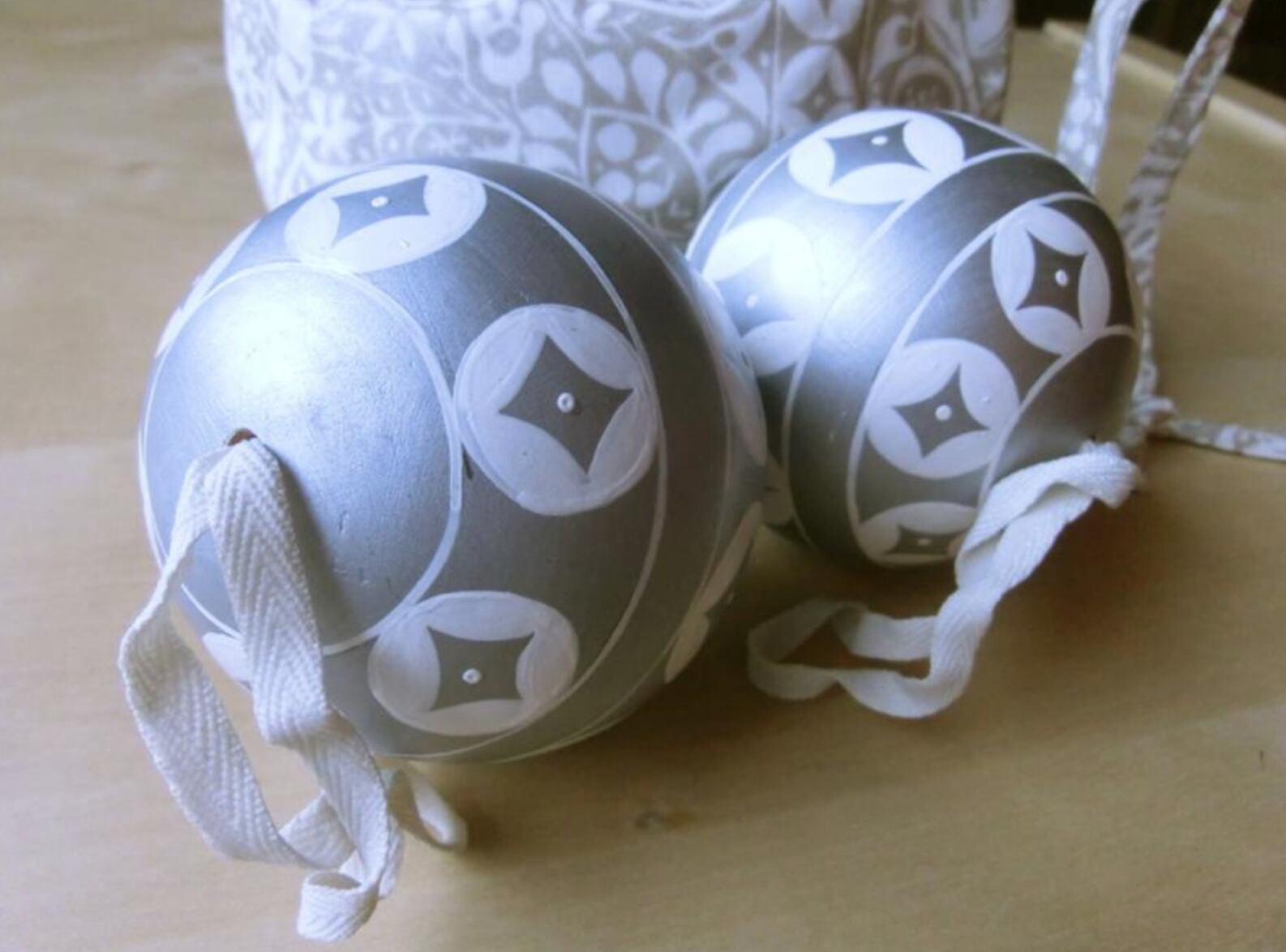 marimekko マリメッコ 木製クリスマスオーナメント シルバー 全2色