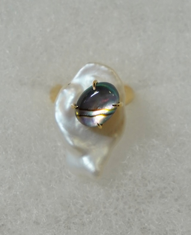 （SV）Thalatta Earcuff( Pearl× Seashell Quartz)
