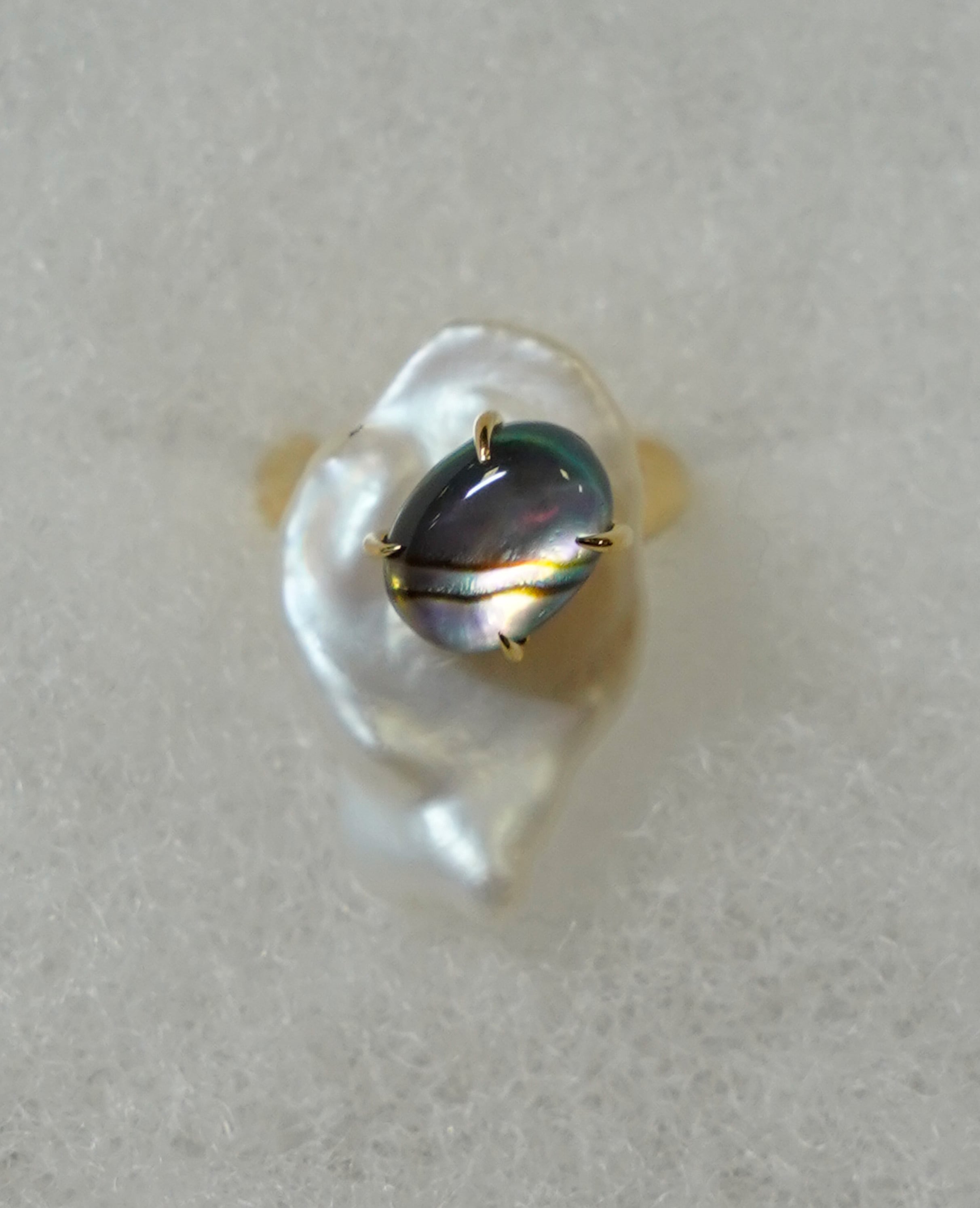 (SV)Thalatta Earcuff( Pearl× Seashell Quartz)
