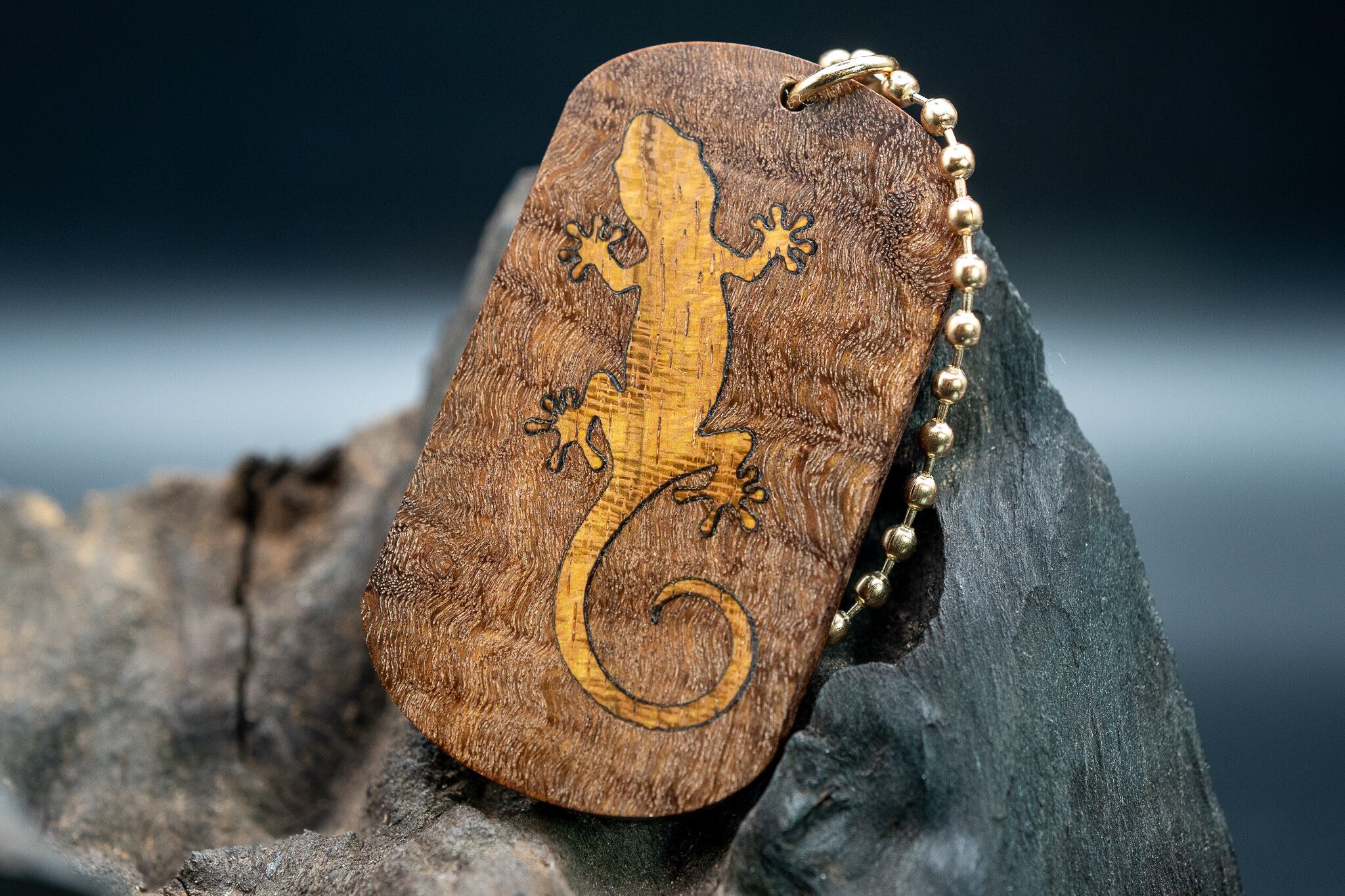 【荒野の秘宝】リングギジー ドッグタグ 象嵌 木登りトカゲ