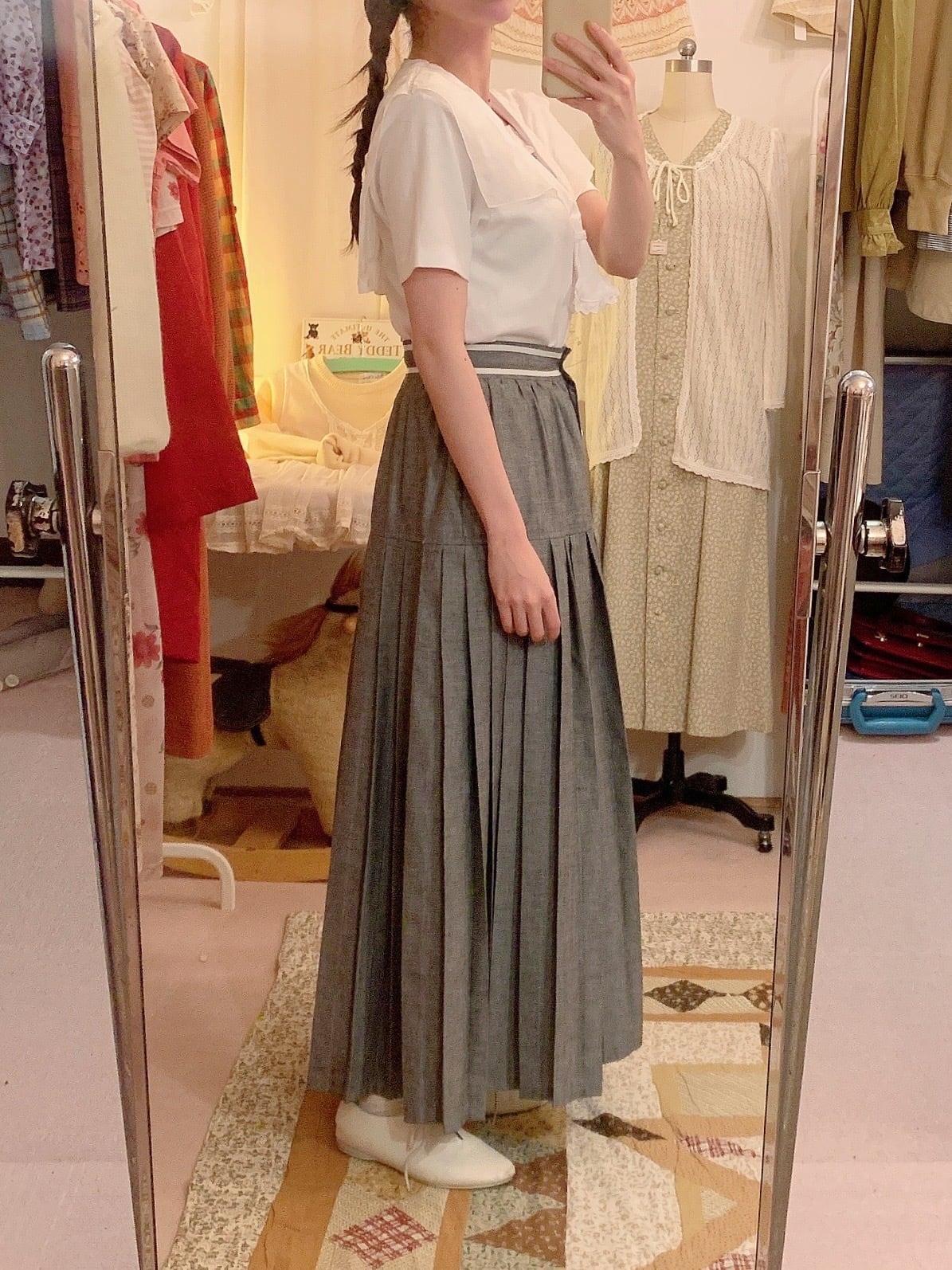 original / brand new pleats skirt / gray
