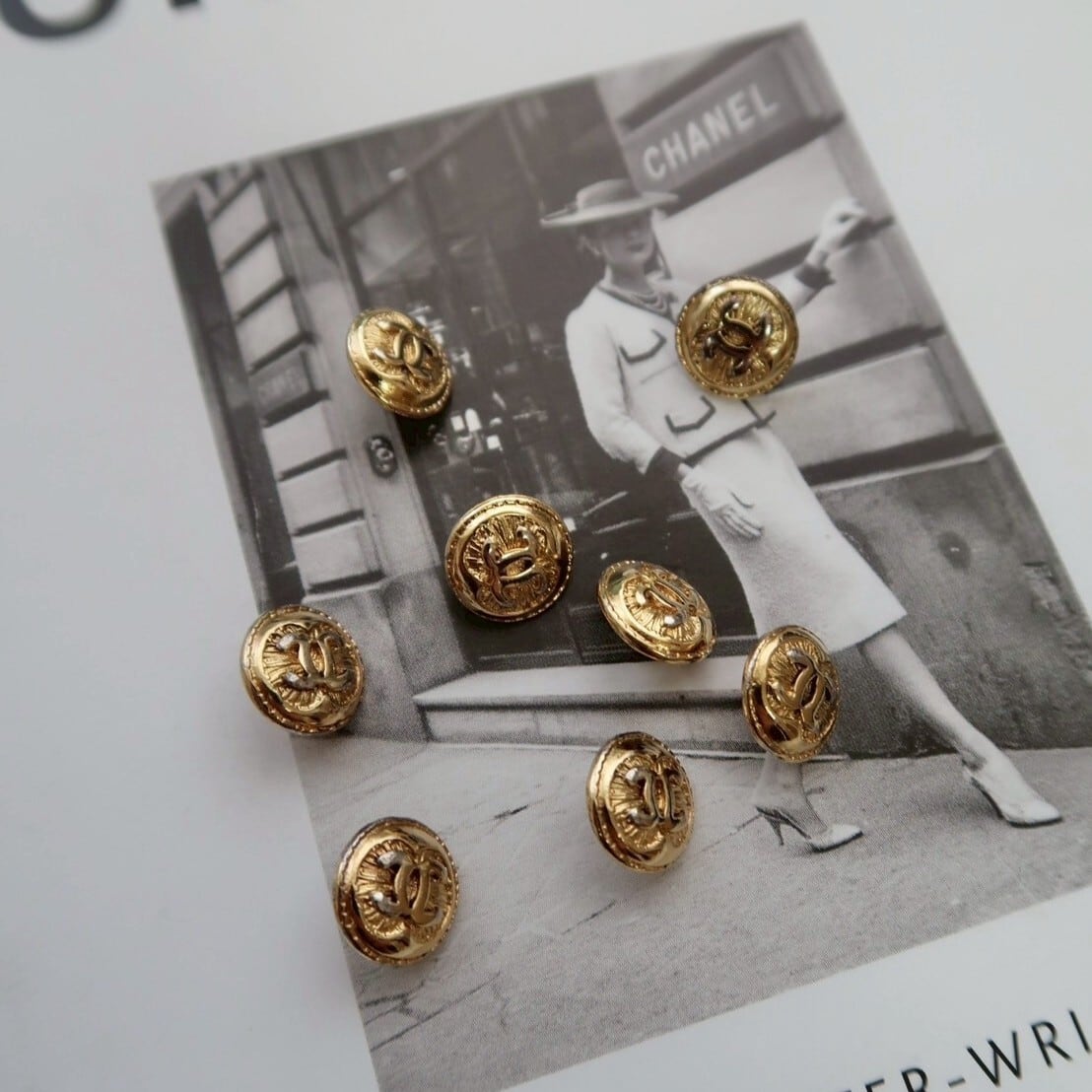 VINTAGE CHANEL BUTTON】アンティークココマーク ゴールドプチ