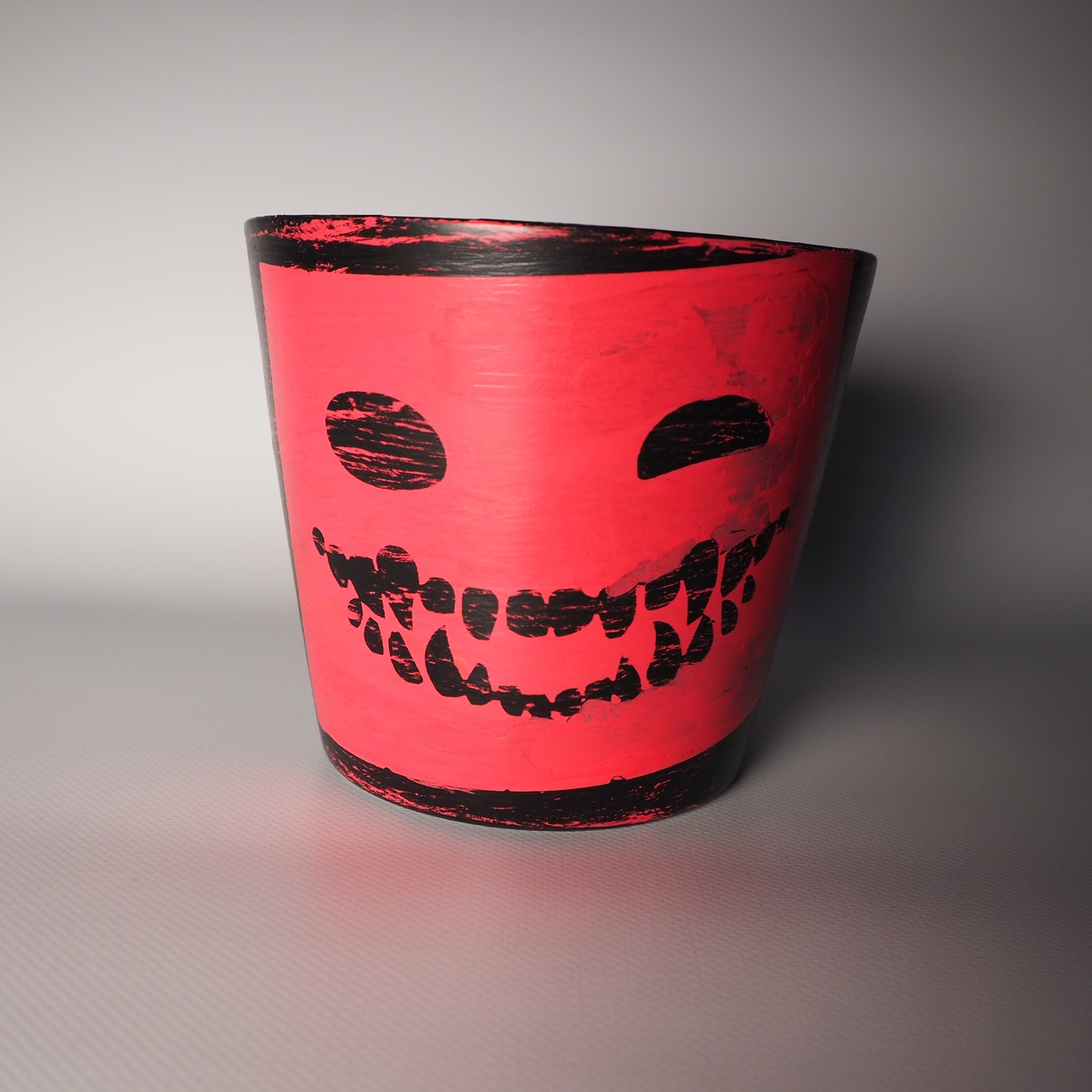 【 dark side Smile pot series】ダークサイドスマイルポットシリーズ　ブラックプラスチックポットver